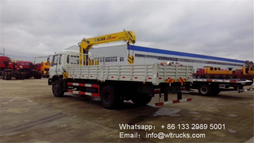 4x2 China 8ton crane truck