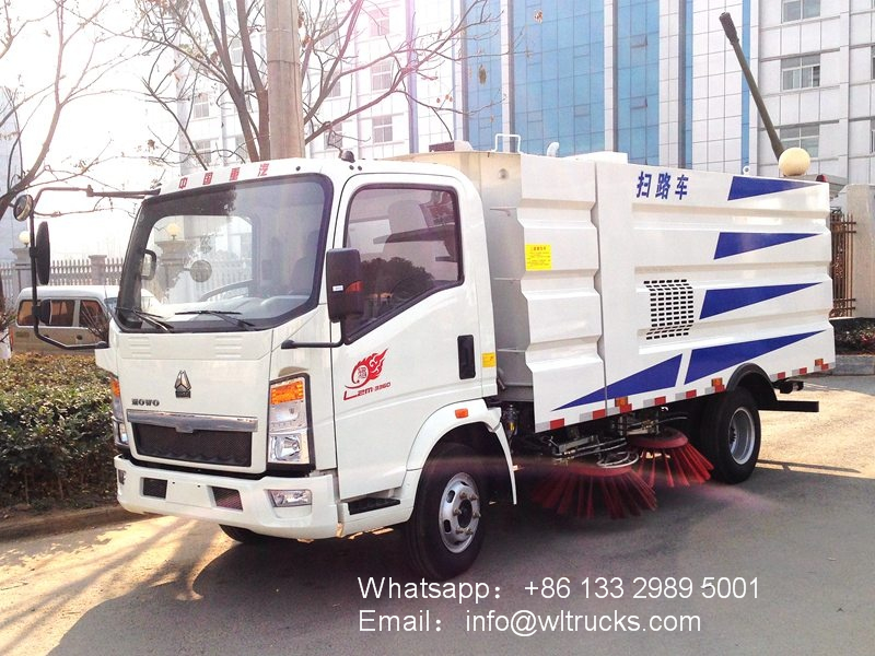 howo vacuum road sweeper truck