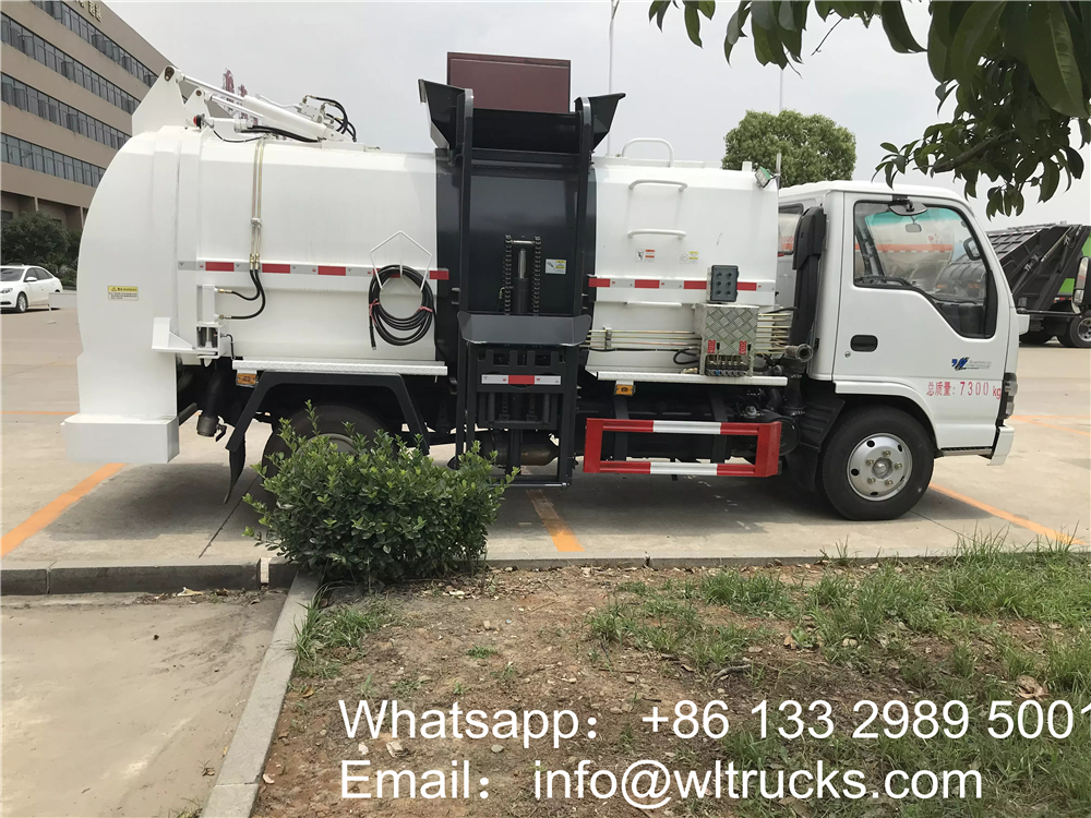ISUZU 600P 8000 liter Food liquid waste trucks - fuel truck,sewage
