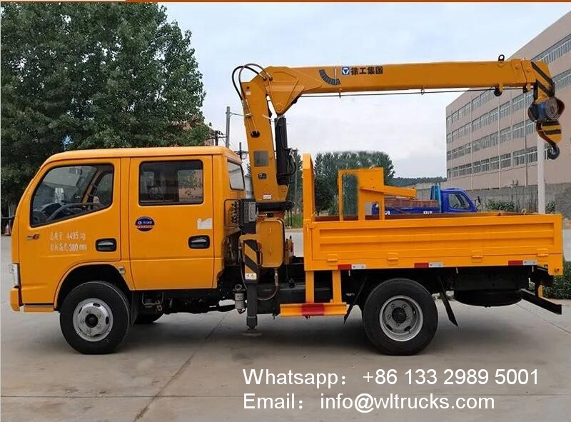 Dongfeng 3 ton dump truck with crane