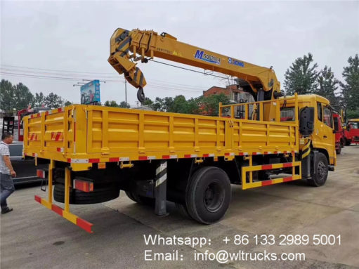 Dongfeng 6ton truck with crane