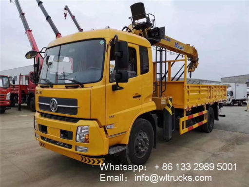 Dongfeng truck with crane