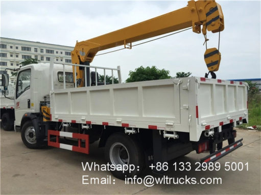 Sinotruk 3 ton truck crane