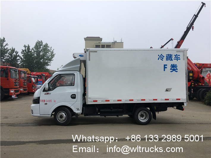 Dongfeng 1.5 ton refrigerator freezer truck Dongfeng 1.5 ton refrigerator freezer truck