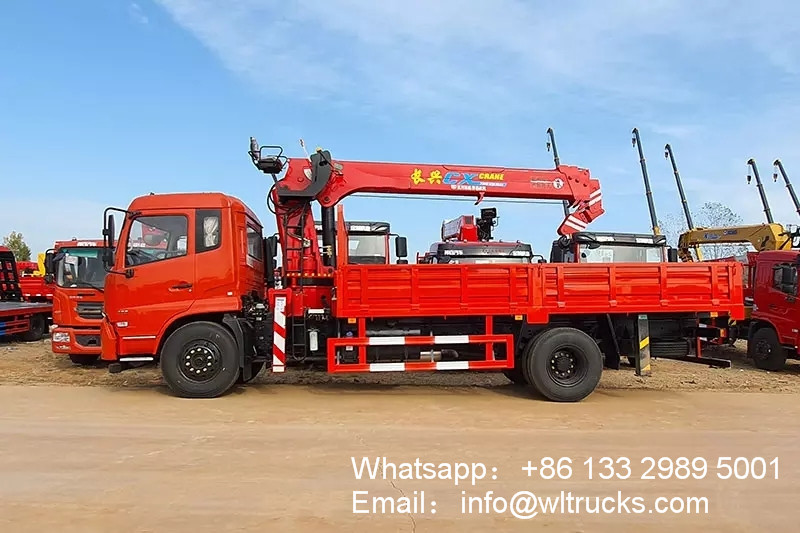Dongfeng 8 ton truck crane