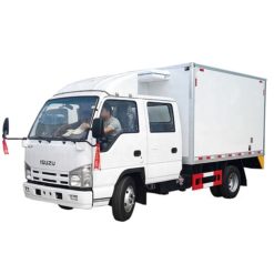 3 ton Double Row Isuzu refrigerator truck