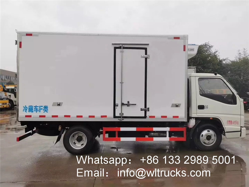 3.5ton refrigerator truck picture