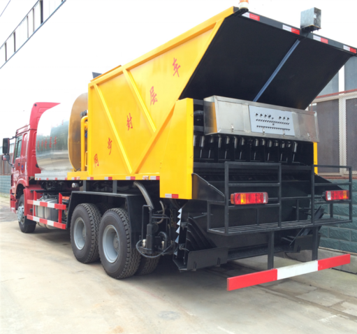 6X4 Sinotruk HOWO Asphalt Sprayin