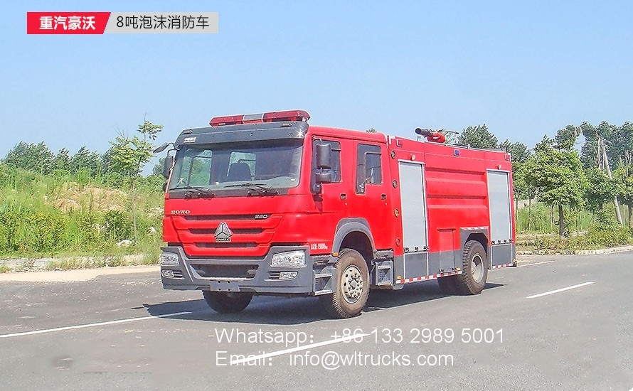 Sinotruk Howo 8000L water Foam fire truck