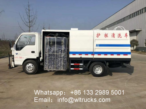 8m3 guardrail washing truck