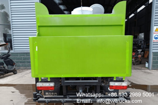 Cement paste spreader truck