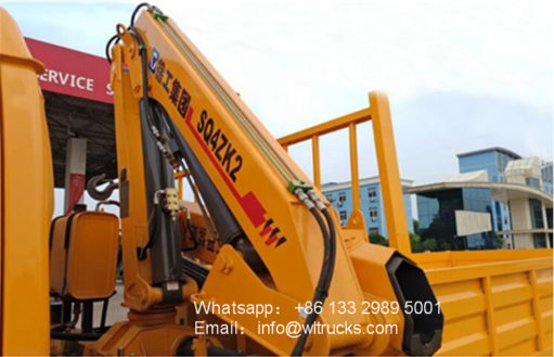 Dongfeng 4ton to 5ton mobile truck crane