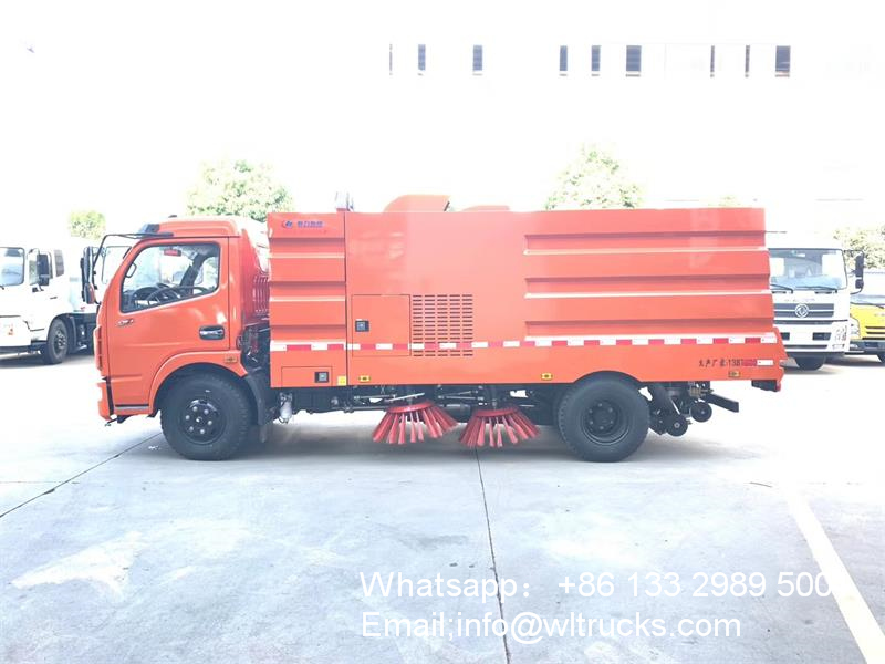 Dongfeng 7ton road sweeper truck