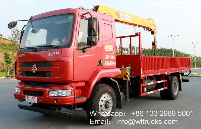 Dongfeng Liuqi 8 ton truck-mounted crane 
