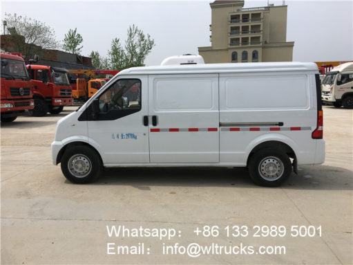 Dongfeng minibus refrigerator trucks