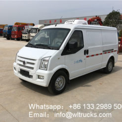 Dongfeng minibus refrigerator truck