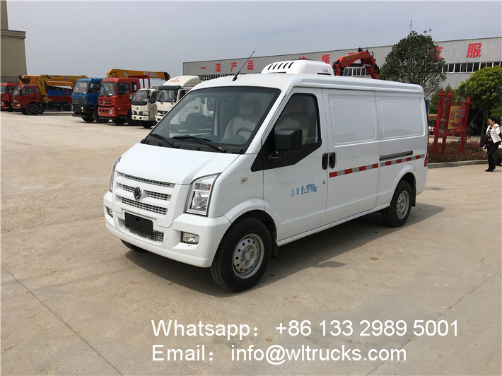 Dongfeng minibus refrigerator truck