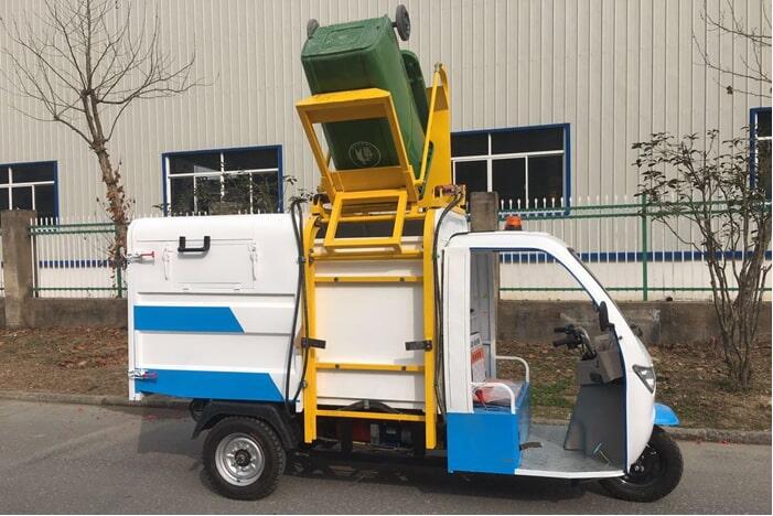 Electric three wheel Hanging bucket garbage truck working photos