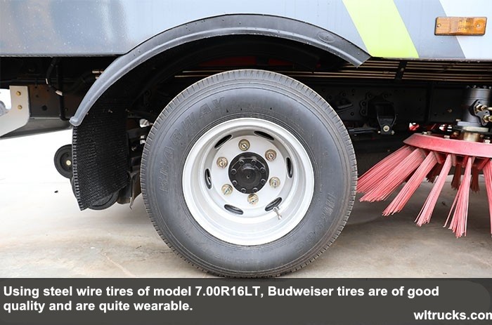 Euro 6 Dongfeng 5 tons road sweeper tires