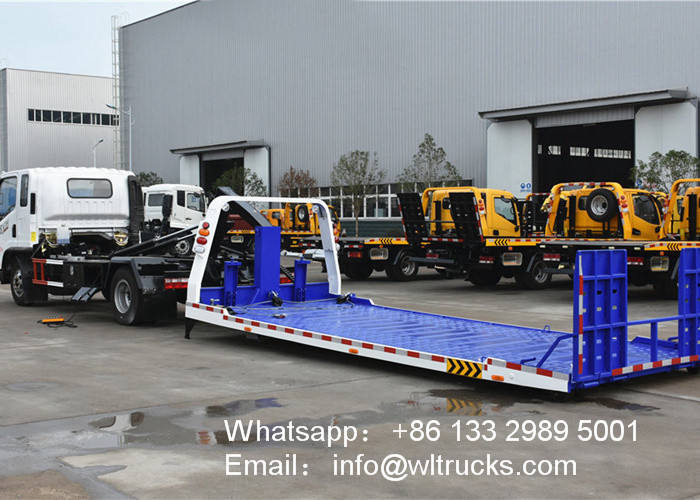 FAW Fully floor mounted wrecker tow truck picture