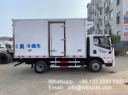 FAW refrigerated delivery truck
