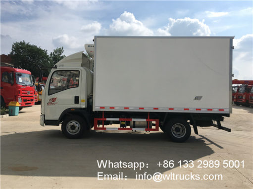 HOWO 3 ton Refrigerator truck