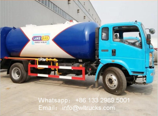 HOWO lpg refilling truck