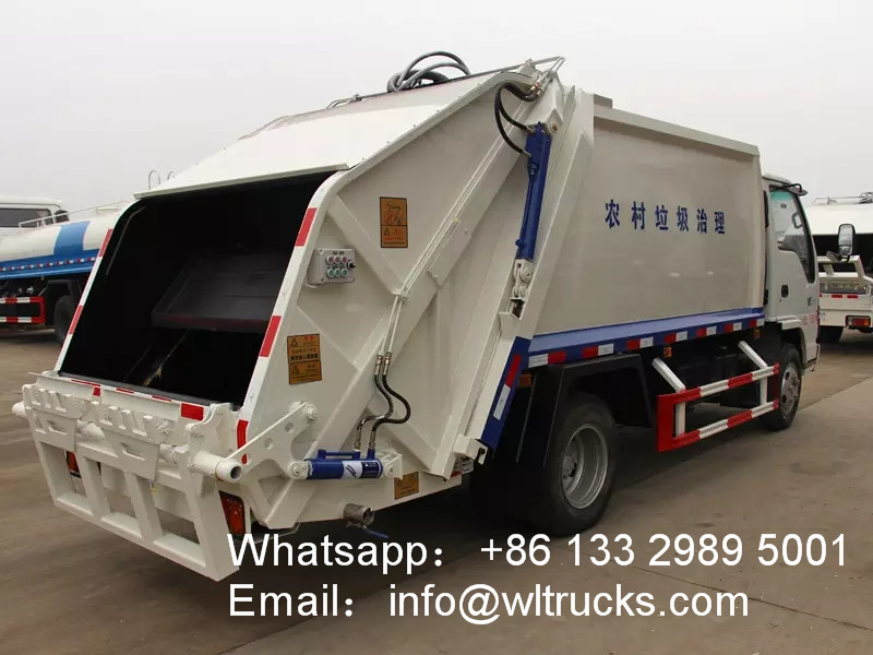 ISUZU 5 ton Rear Loading compactor Garbage Truck