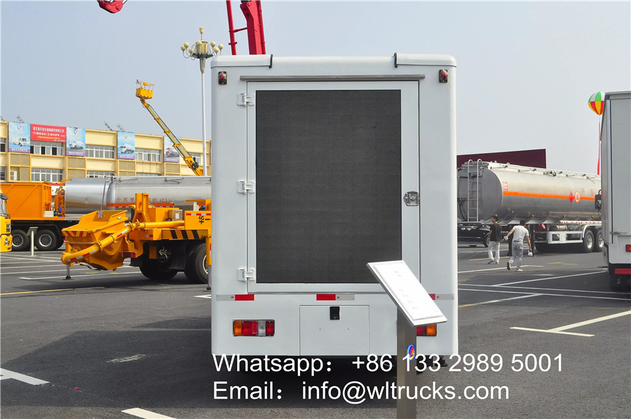 ISUZU Led screen truck