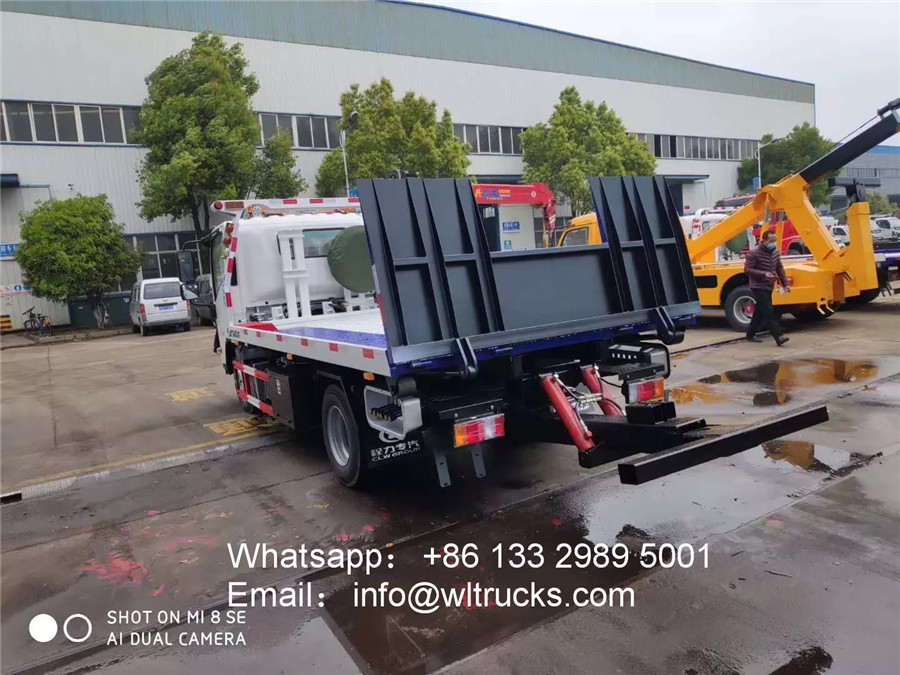 ISUZU Wrecker truck picture