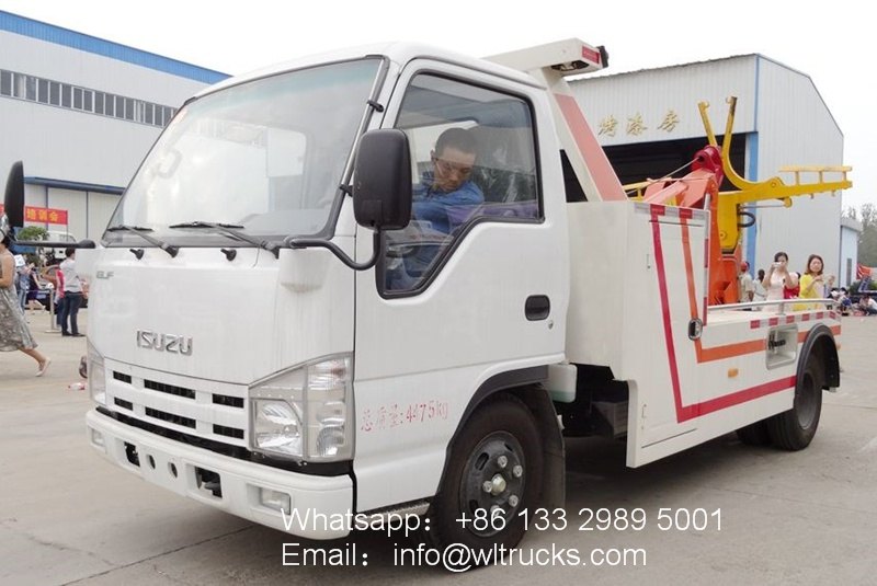 Isuzu small one-to-one wrecker tow truck