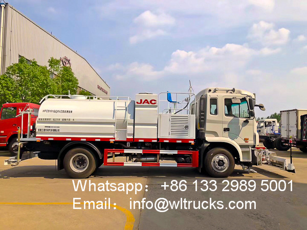 JAC 8500 liter road high pressure washing truck