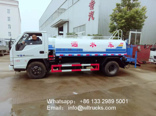 JMC water spray truck