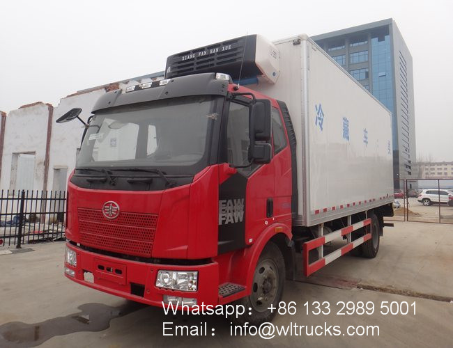 Oblique front picture of FAW J6-6.8m refrigerated truck