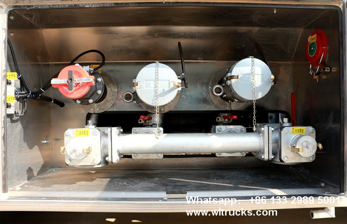 Ordinary fuel truck structure configuration