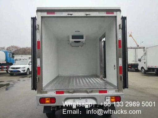 SAIC SGMW refrigerated truck