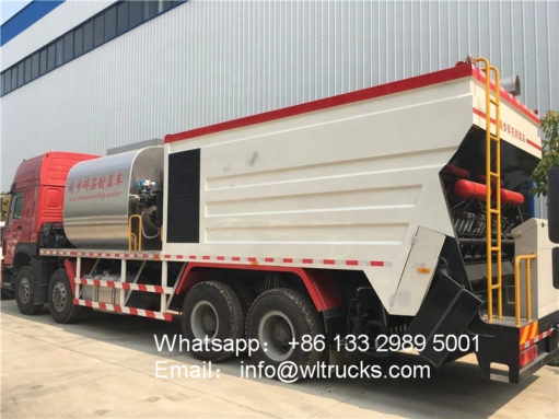 Sinotruk HOWO asphalt distributor truck