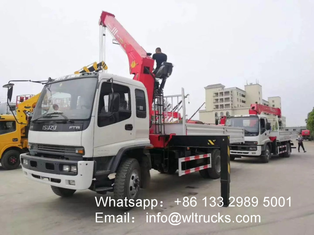 Straight arm truck mounted crane