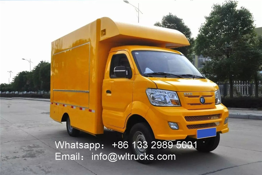 Sinotruk wangpai caravan food delivery trucks