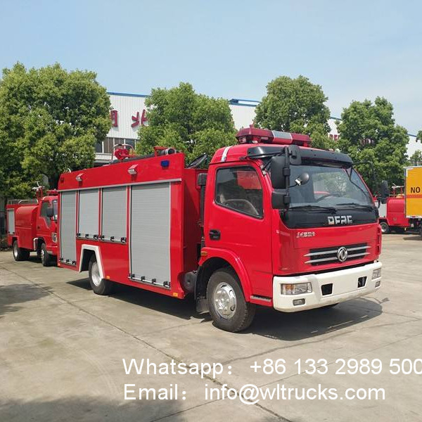 Dongfeng 5 ton water tank foam fire truck