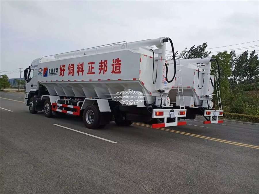  22 ton bulk feed truck