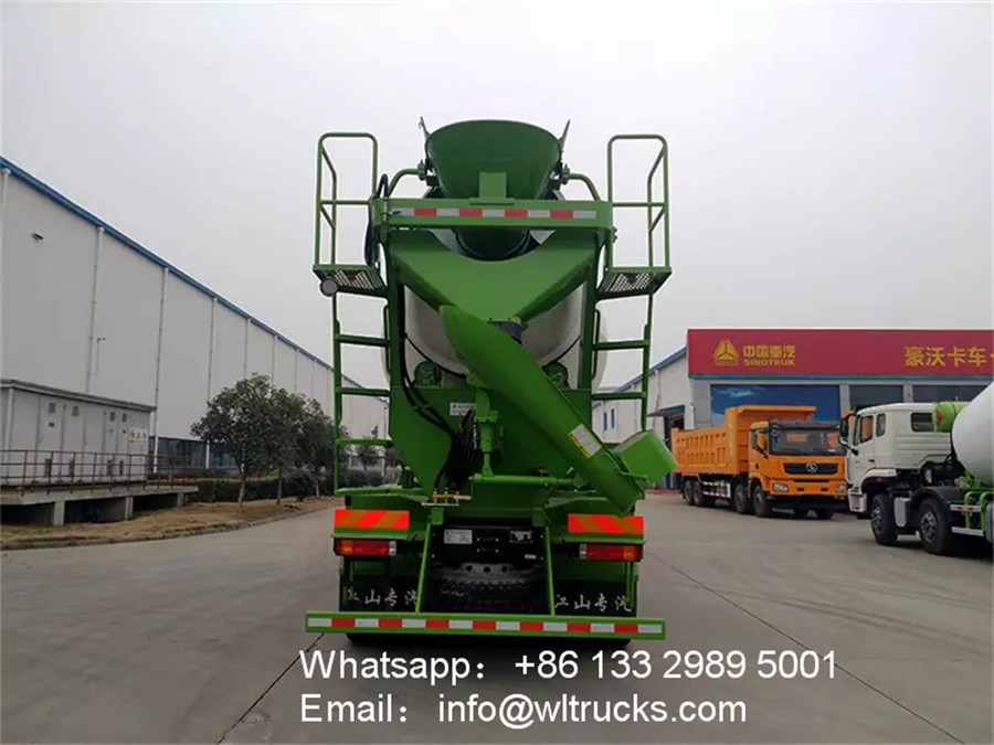 8x4 Shacman 18m3 mixer truck