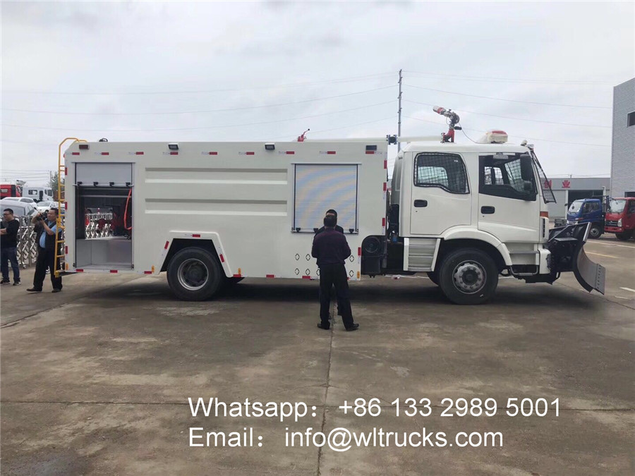 Auman Water tank fire truck with snow shovel