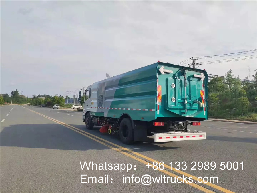 DFAC road washing sweeper