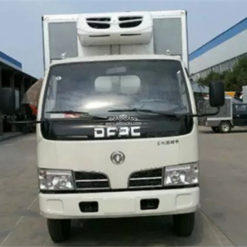 Dongfeng Chicken transport truck