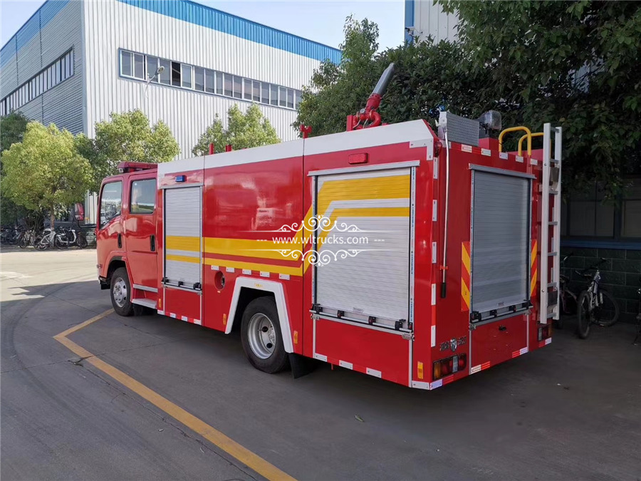ISUZU 5000liters water foam fire truck