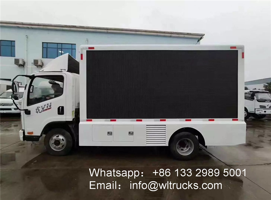 Mobile led screen truck