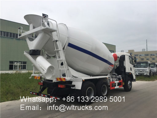 XCMG concrete mixer truck