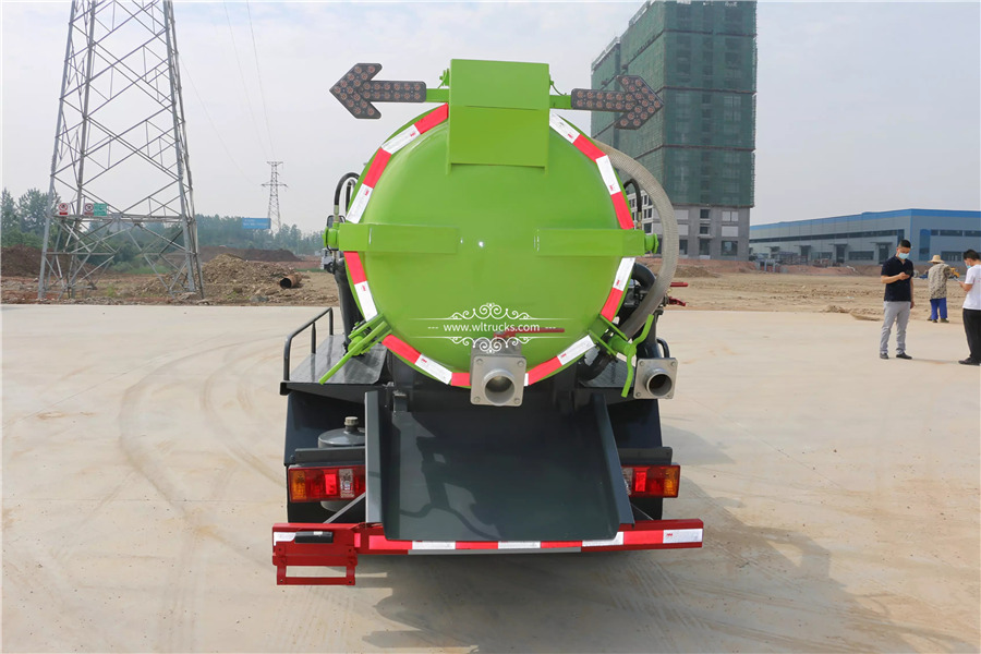 mini 3000l vacuum truck