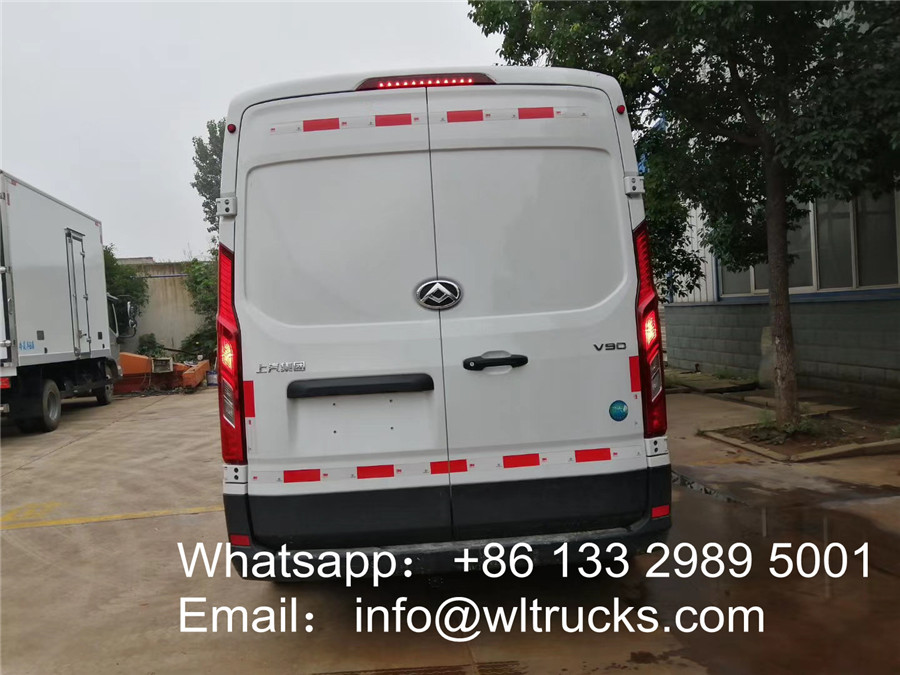 minibus refrigerated truck